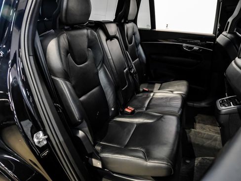 Used 2017 Volvo XC90 T6 Momentum w/ Vision Package image 40