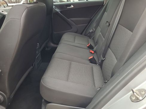 Used 2017 Volkswagen Tiguan Limited w/ Premium Package image 13