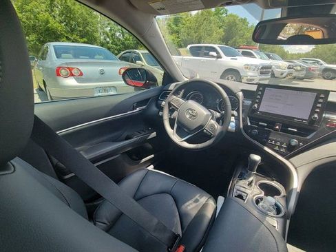 Used 2024 Toyota Camry XLE FWD image 7