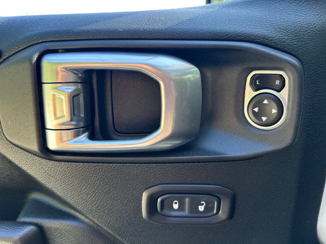 Used 2019 Jeep Wrangler Rubicon AWD/4WD image 17