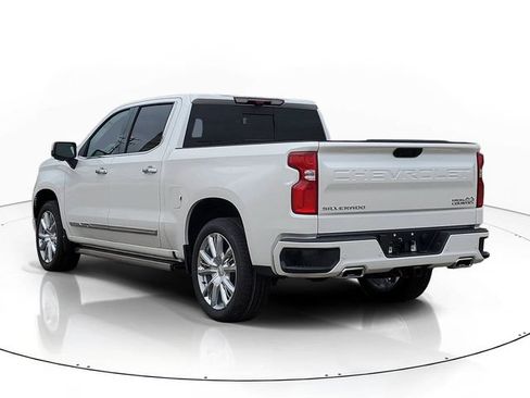 Used 2025 Chevrolet Silverado 1500 High Country AWD/4WD image 4