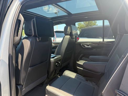 Used 2024 Chevrolet Tahoe Premier RWD image 16