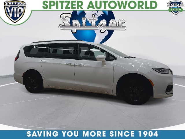 Used 2021 Chrysler Pacifica Touring w/ S Appearance Package FWD image 3
