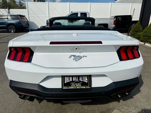 Used 2024 Ford Mustang Convertible RWD image 4