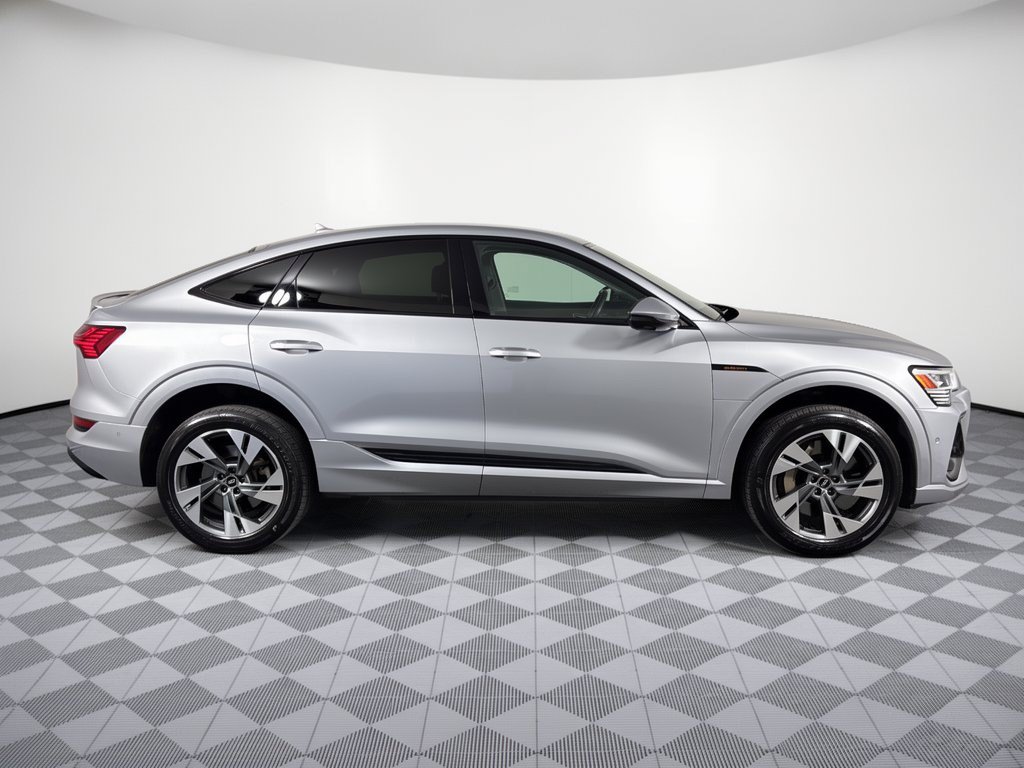 Used 2022 Audi e-tron Premium AWD/4WD image 8