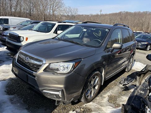 Used 2017 Subaru Forester 2.5i Touring image 2