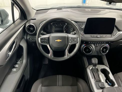 Used 2025 Chevrolet Blazer LT AWD/4WD image 11