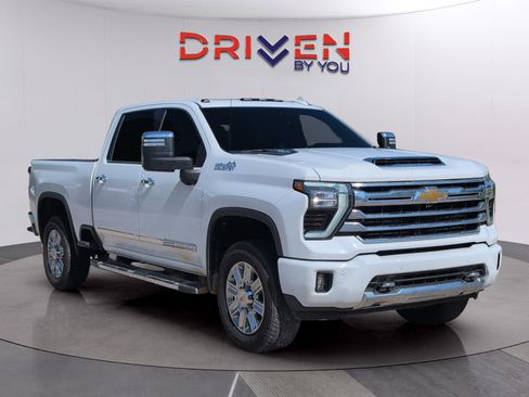 Used 2024 Chevrolet Silverado 2500 High Country w/ High Country Premium Package AWD/4WD image 7