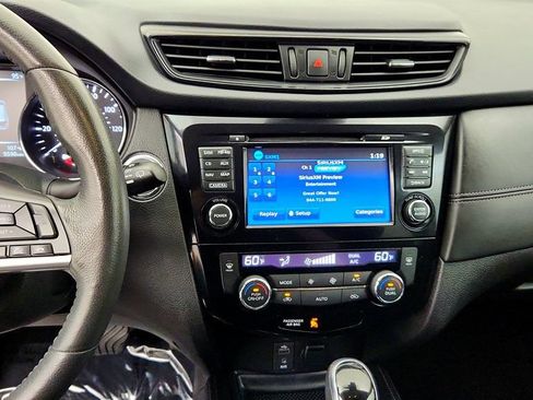 Used 2017 Nissan Rogue SL w/ SL HEV Premium Package AWD/4WD image 18
