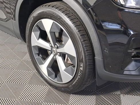 Used 2025 Volvo XC40 B5 Plus AWD/4WD image 5