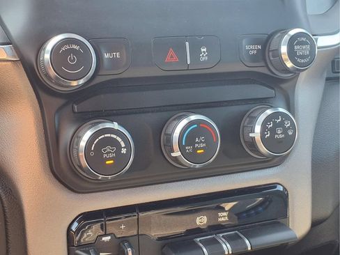 Used 2024 RAM 2500 Big Horn AWD/4WD image 8