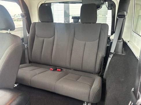 Used 2018 Jeep Wrangler Sport w/ Connectivity Group AWD/4WD image 24