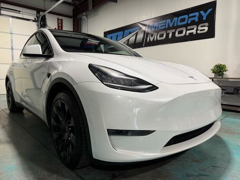 Used 2020 Tesla Model Y Long Range image 1