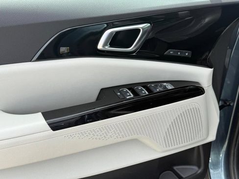 Used 2024 Kia Carnival SX FWD image 28