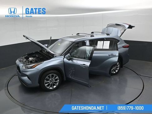 Used 2023 Toyota Highlander Limited AWD/4WD image 57