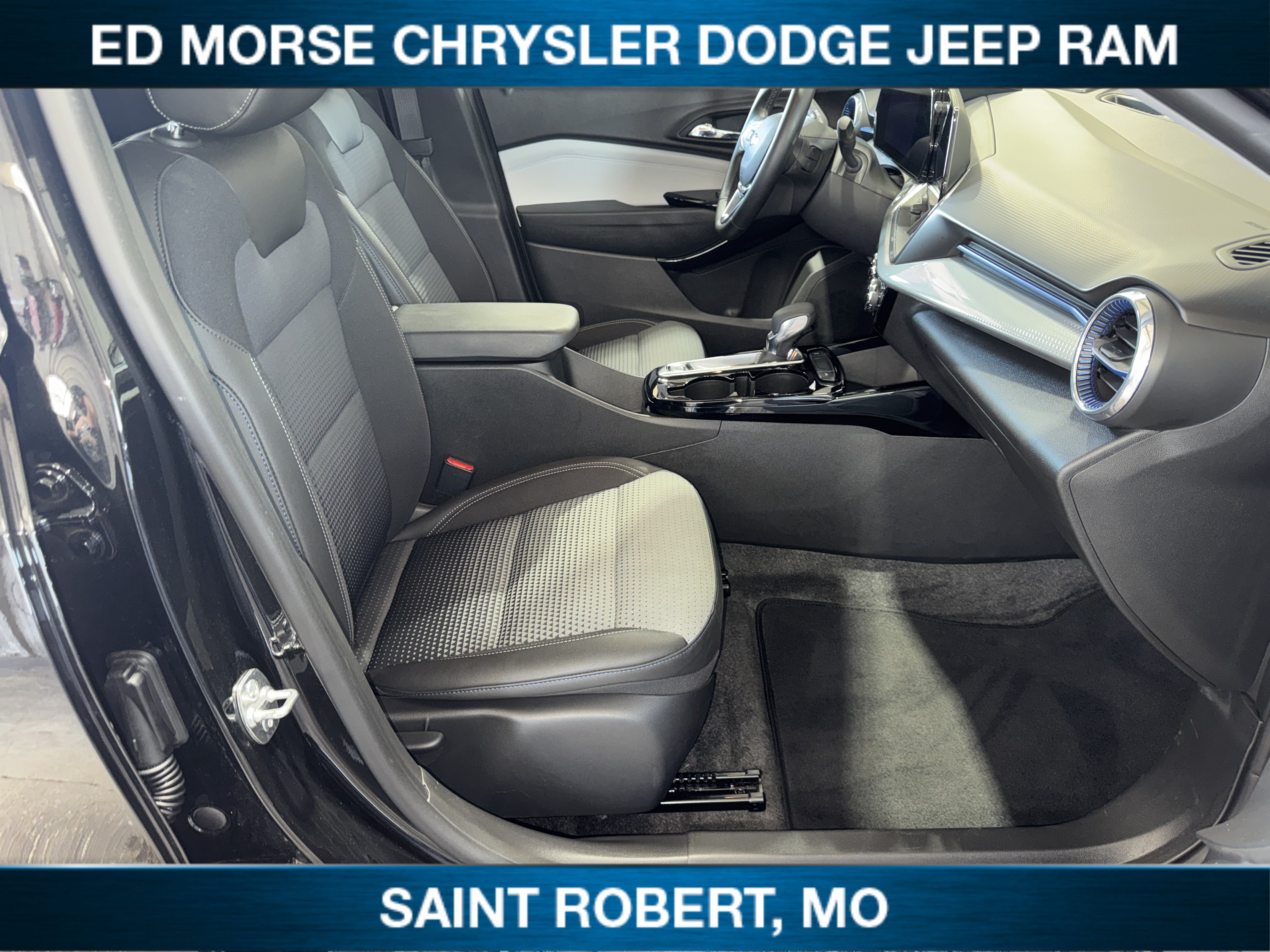 Used 2025 Chevrolet Trax LT w/ Driver Confidence Package FWD image 30