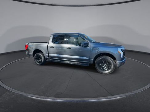 Used 2022 Ford F150 Lightning Lariat image 18