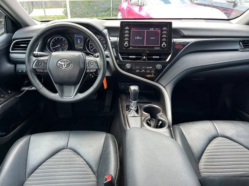 Used 2021 Toyota Camry SE FWD image 15