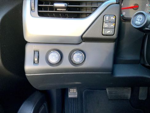 Used 2020 Chevrolet Suburban LT AWD/4WD image 32