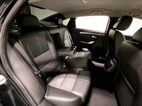 Used 2018 Chevrolet Impala LT FWD image 27