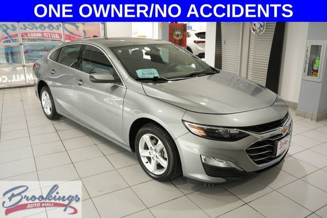 Used 2025 Chevrolet Malibu LS w/ Driver Confidence Package FWD image 1