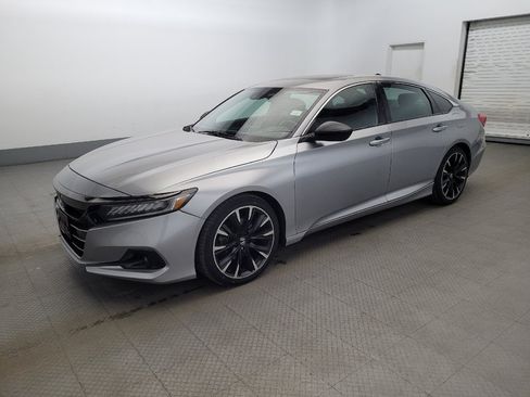 Used 2021 Honda Accord Sport image 2