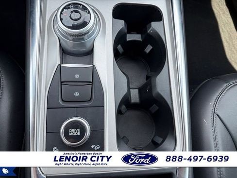 Used 2023 Ford Explorer XLT w/ Equipment Group 202A AWD/4WD image 28