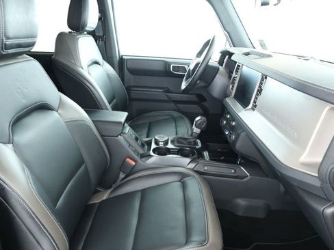 Used 2025 Ford Bronco Outer Banks image 22