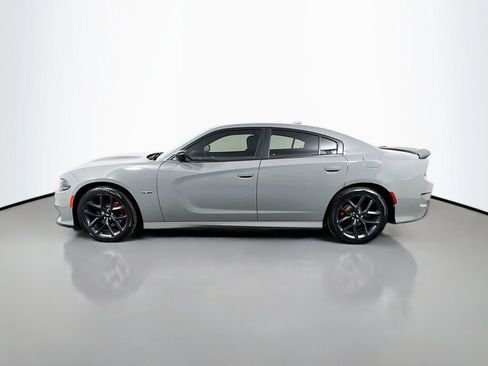 Used 2019 Dodge Charger R/T w/ Blacktop Package RWD image 2