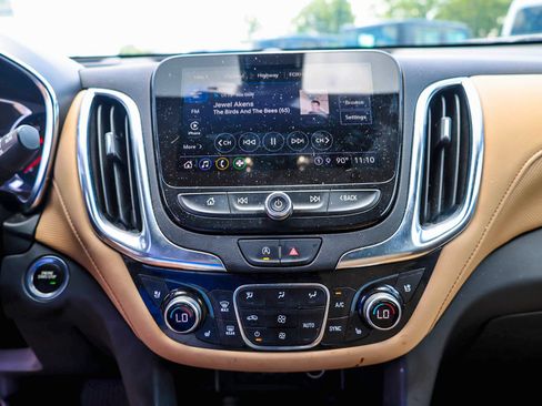 Used 2024 Chevrolet Equinox Premier AWD/4WD image 12