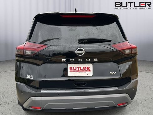 Used 2022 Nissan Rogue SV image 4