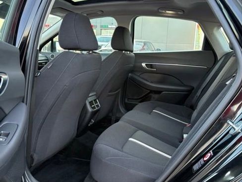 Used 2022 Hyundai Sonata SEL w/ Convenience Package FWD image 6