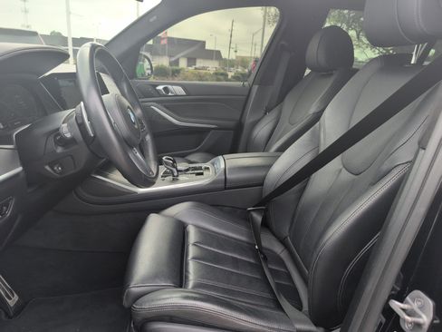 Used 2022 BMW X7 xDrive40i w/ M Sport Package image 13