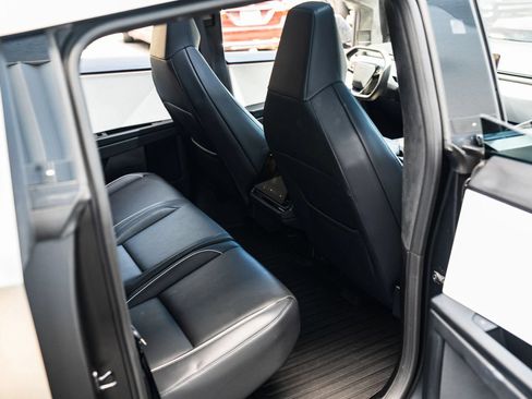Used 2024 Tesla Cybertruck AWD Crew Cab image 27