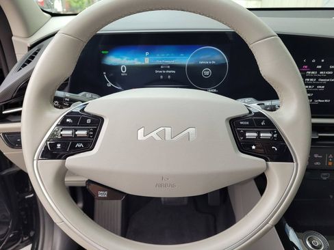 Used 2023 Kia Niro Wind FWD image 16