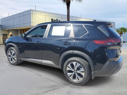 Used 2023 Nissan Rogue SV FWD image 3