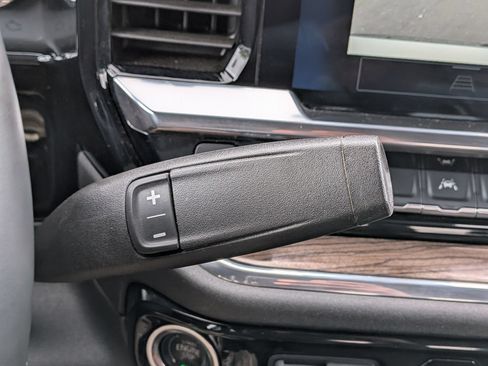Used 2025 Chevrolet Silverado 1500 LT RWD image 27