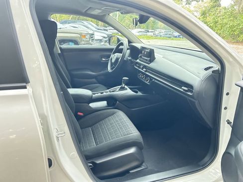 Used 2024 Honda HR-V LX image 14