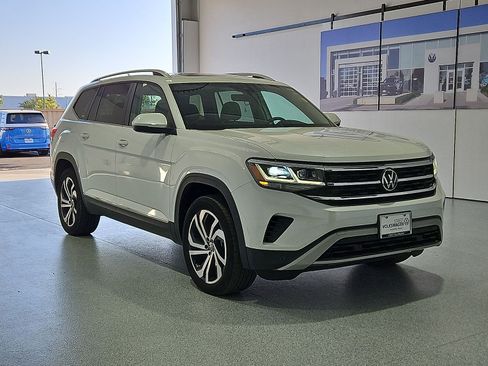 Certified 2023 Volkswagen Atlas SEL AWD/4WD image 2