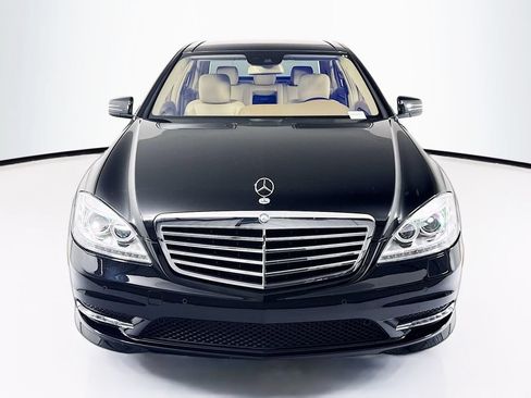 Used 2011 Mercedes-Benz S 550 4MATIC image 2