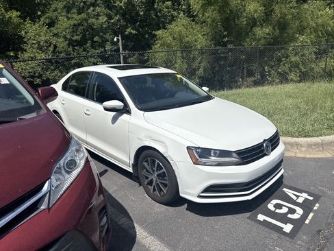 Used 2018 Volkswagen Jetta SE FWD image 5