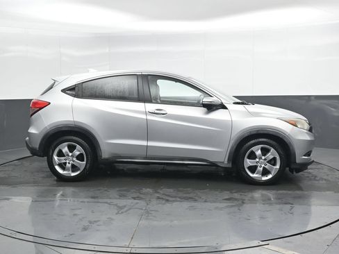 Used 2016 Honda HR-V EX image 4
