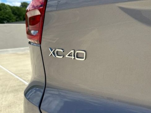 Certified 2026 Volvo XC40 B5 Plus AWD/4WD image 37