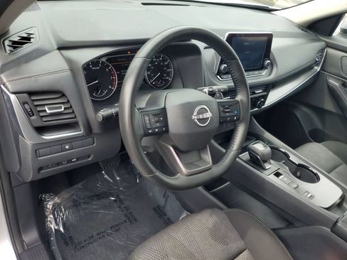 Used 2025 Nissan Rogue SV FWD image 12