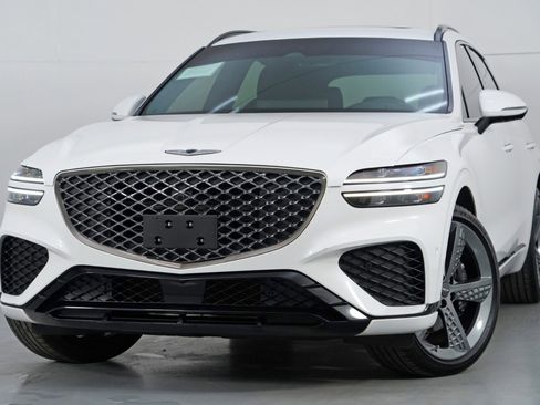 Used 2025 Genesis GV70 3.5T Sport w/ Sport Prestige Package image 3