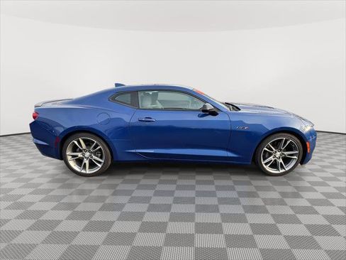 Used 2023 Chevrolet Camaro LT w/ Technology Package image 8