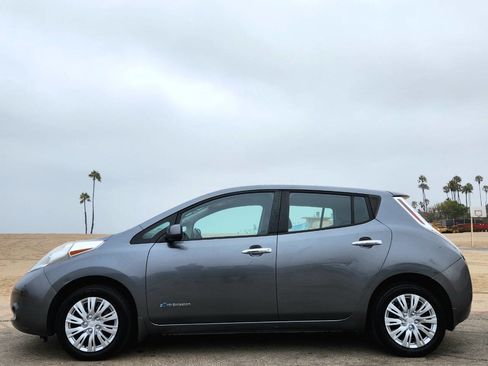 Used 2015 Nissan Leaf S w/ Charge Package image 2