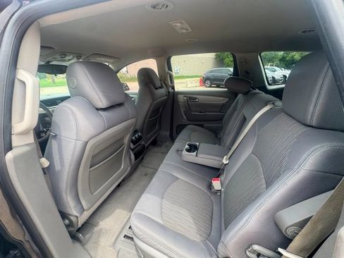Used 2013 Chevrolet Traverse LS FWD image 12