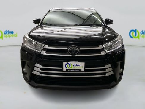 Used 2018 Toyota Highlander XLE image 15