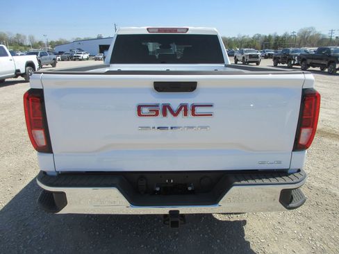 New 2026 GMC Sierra 1500 SLE image 5